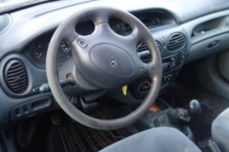Retroviseur droit RENAULT MEGANE 1