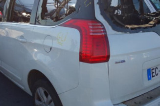 Trappe d'essence PEUGEOT 5008 1