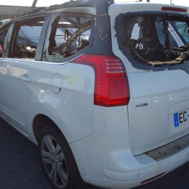 Trappe d'essence PEUGEOT 5008 1 Photo n°7