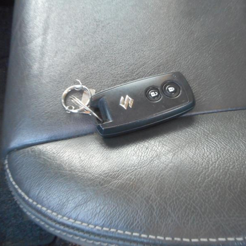 Porte avant droit SUZUKI SWIFT 3 Photo n°14
