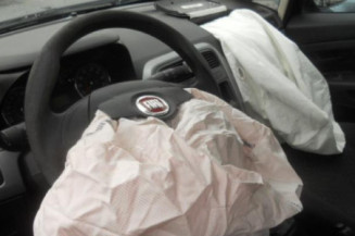 Serrure avant droit FIAT GRANDE PUNTO