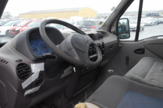 Serrure avant droit RENAULT MASTER 2