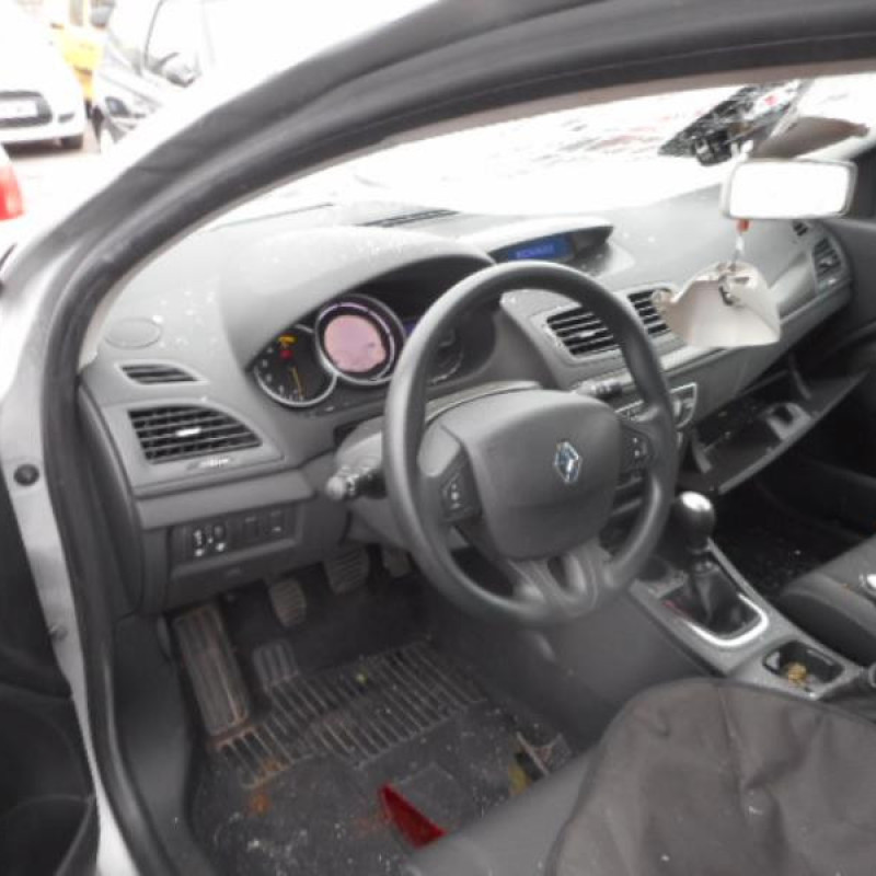 Pretensionneur de ceinture arriere gauche RENAULT MEGANE 3 Photo n°8