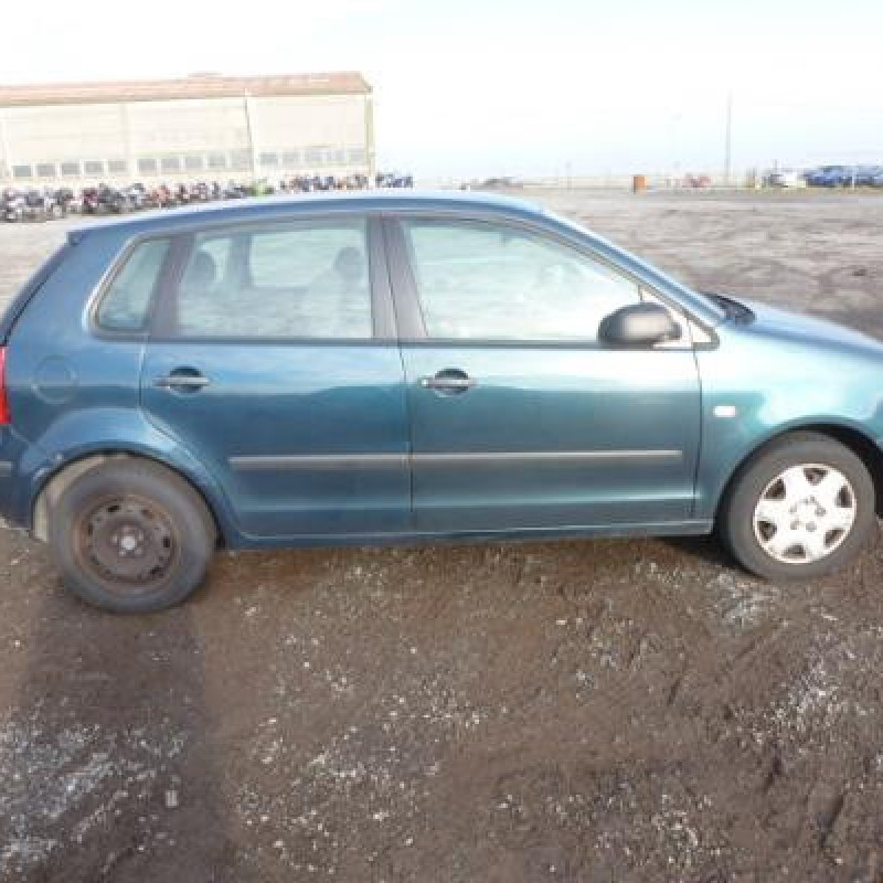 Malle/Hayon arriere VOLKSWAGEN POLO 4 Photo n°4