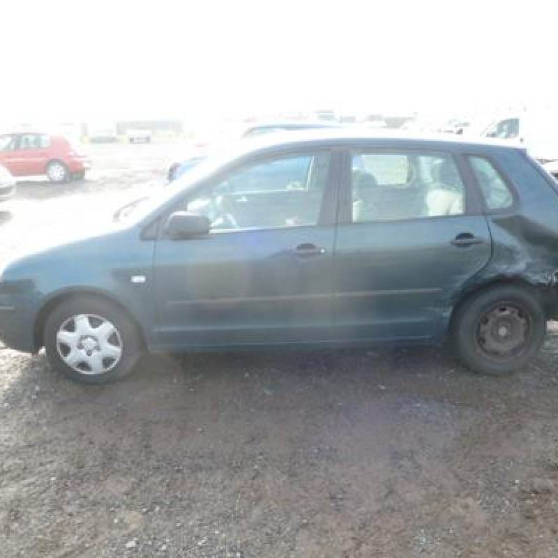 Malle/Hayon arriere VOLKSWAGEN POLO 4 Photo n°6
