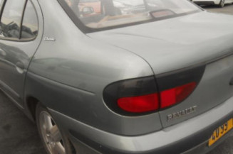 Malle/Hayon arriere RENAULT MEGANE 1