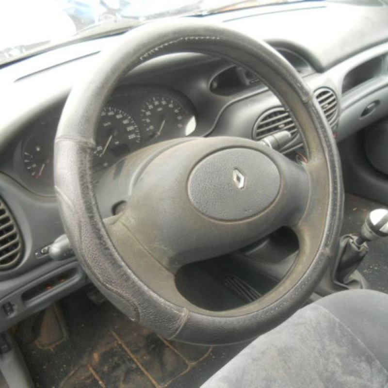 Malle/Hayon arriere RENAULT MEGANE 1 Photo n°7