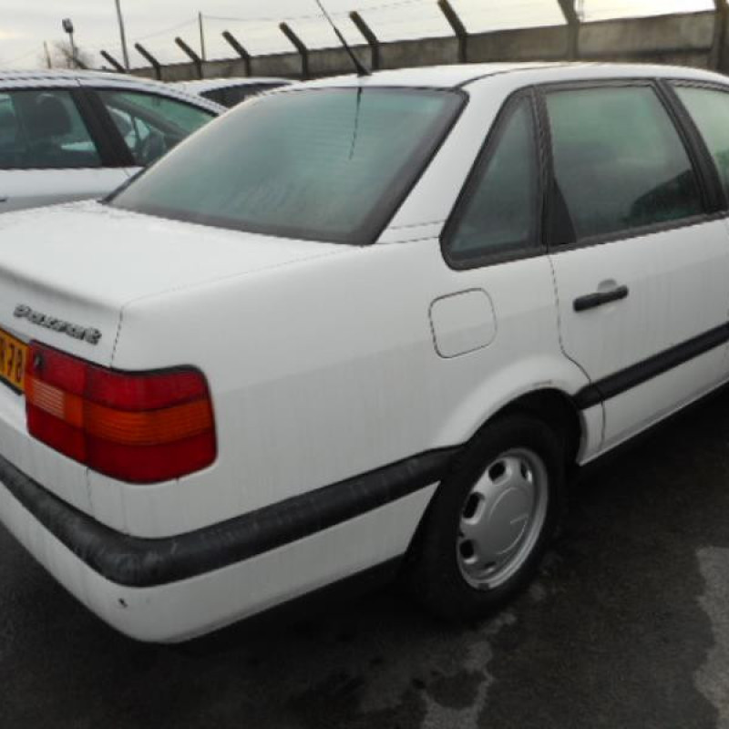 Pare choc avant VOLKSWAGEN PASSAT 3 Photo n°7