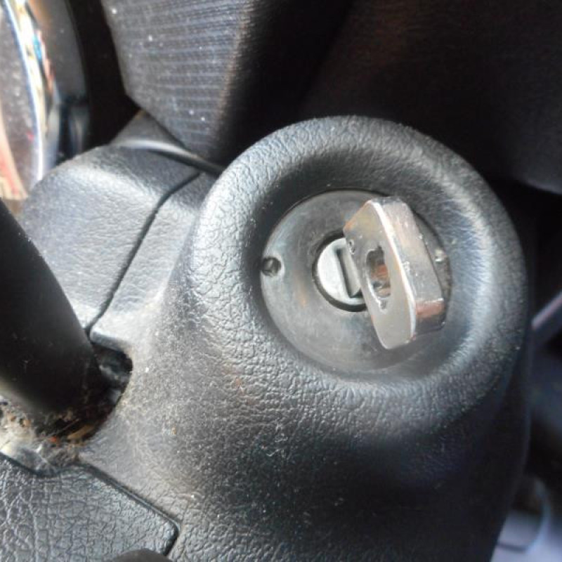 Bras essuie glace avant gauche PEUGEOT 207 Photo n°9