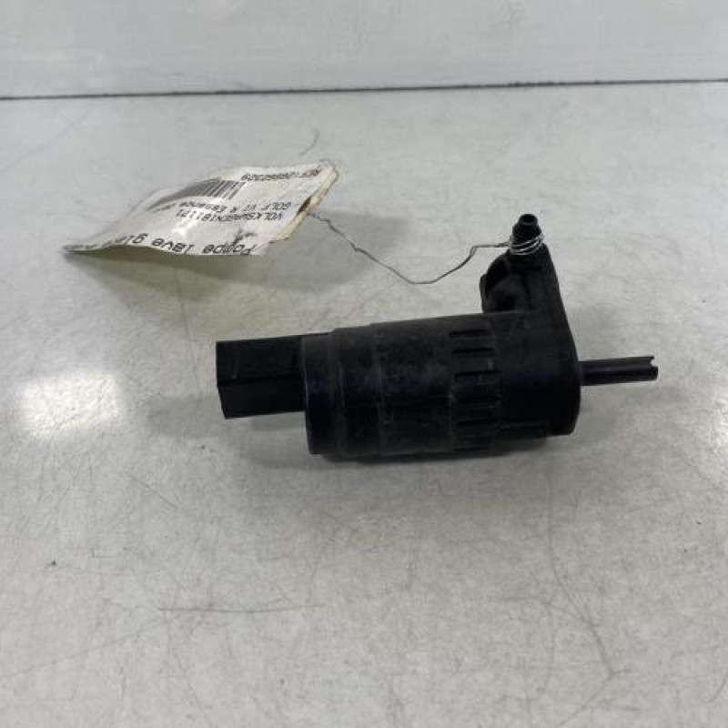 Pompe lave glace avant VOLKSWAGEN GOLF 6 Photo n°3