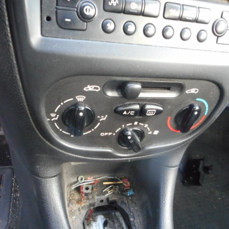 Etrier avant gauche (freinage) PEUGEOT 206 Photo n°6