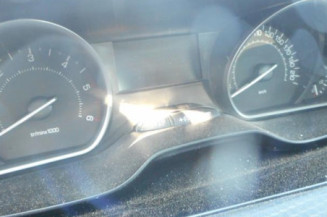 Eclairage de plafonnier PEUGEOT 2008 1