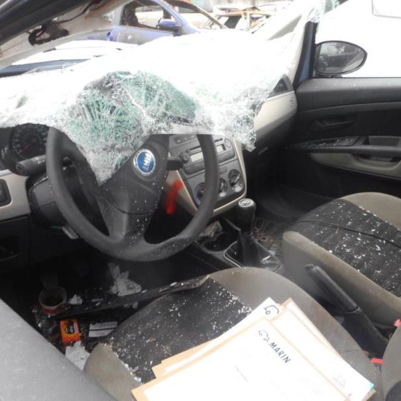 Serrure avant gauche FIAT GRANDE PUNTO Photo n°8