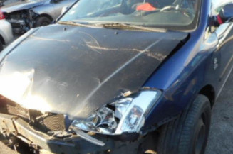 Serrure avant droit TOYOTA COROLLA 10