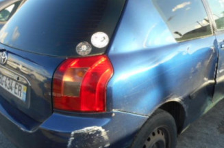 Serrure avant droit TOYOTA COROLLA 10