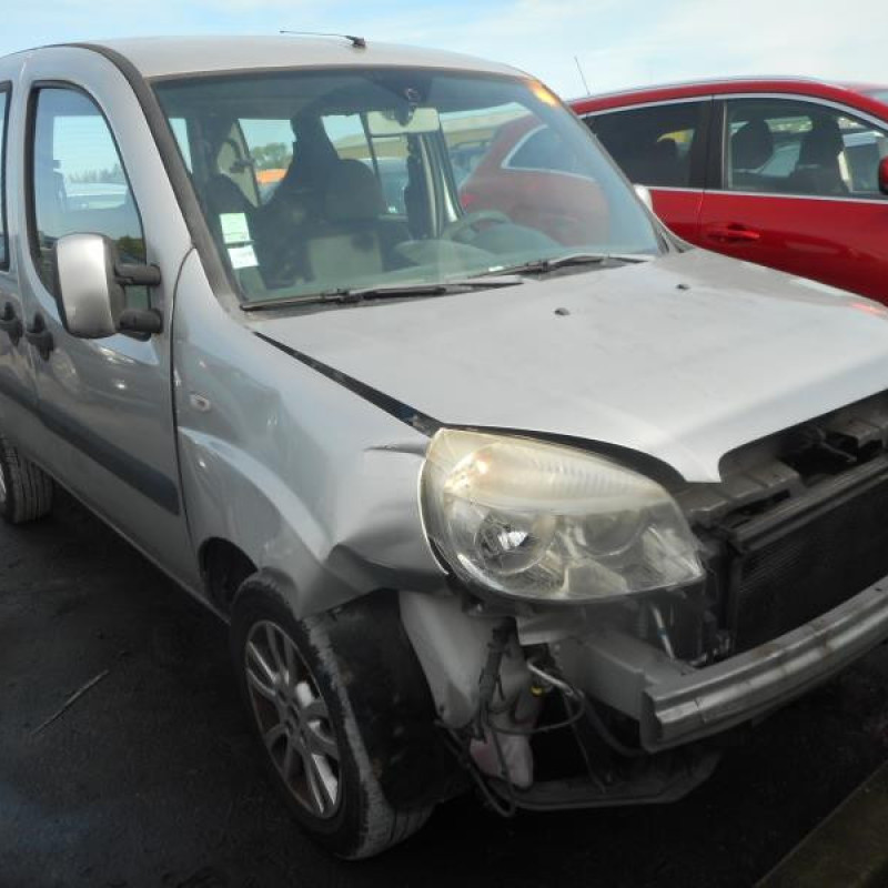 Crosse arriere droit FIAT DOBLO 1 Photo n°4