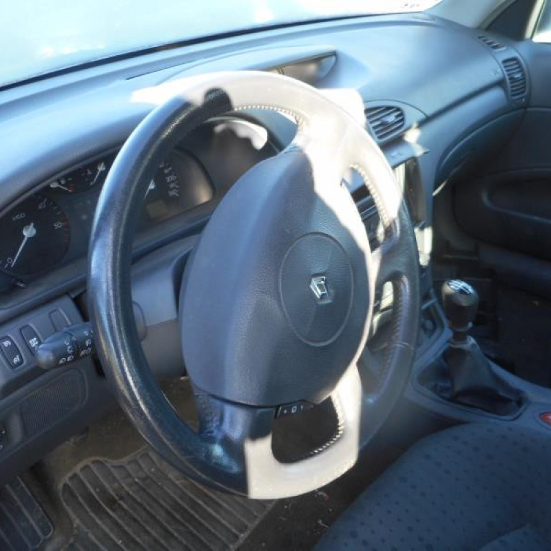 Capot RENAULT LAGUNA 2 Photo n°6
