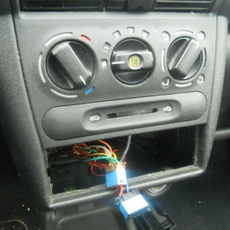 Porte avant droit OPEL TIGRA 1 Photo n°9