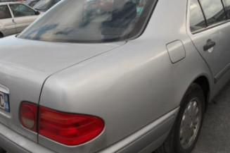 Demarreur MERCEDES CLASSE E 210