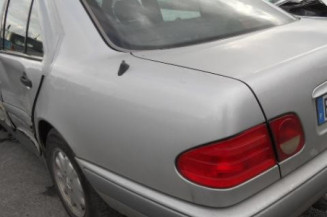 Demarreur MERCEDES CLASSE E 210