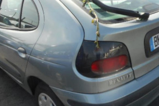 Amortisseur avant droit RENAULT MEGANE 1