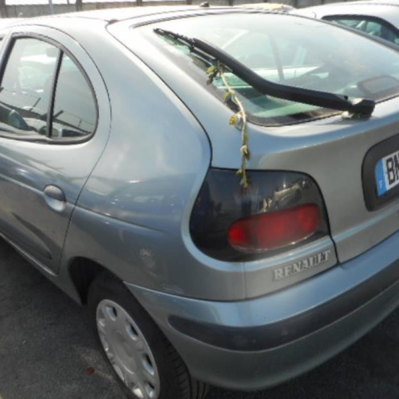 Amortisseur avant droit RENAULT MEGANE 1 Photo n°4