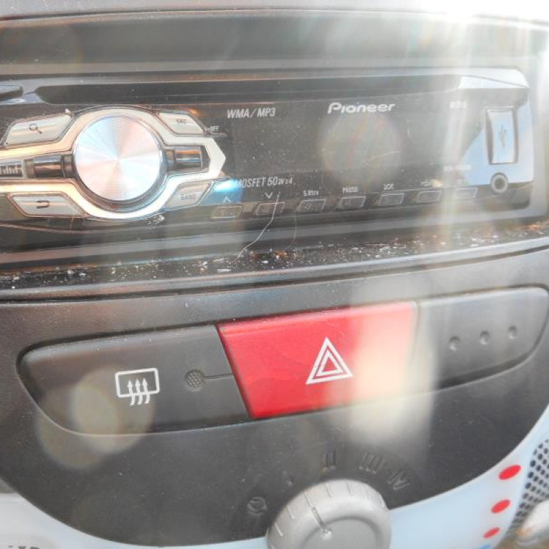 Trappe d'essence PEUGEOT 107 Photo n°9