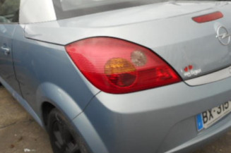 Malle/Hayon arriere OPEL TIGRA 2