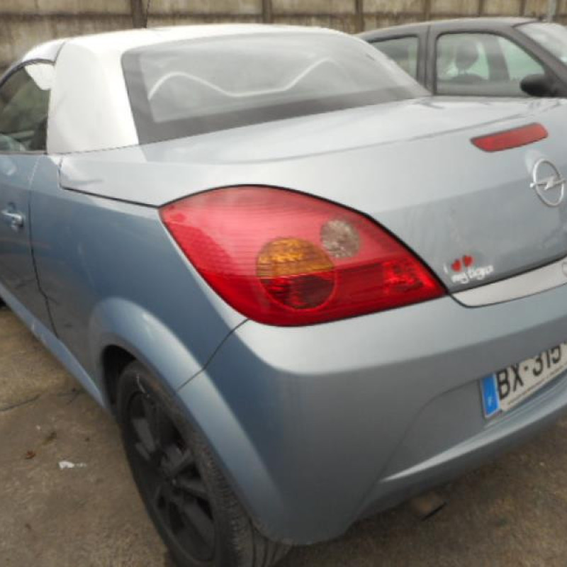 Malle/Hayon arriere OPEL TIGRA 2 Photo n°9