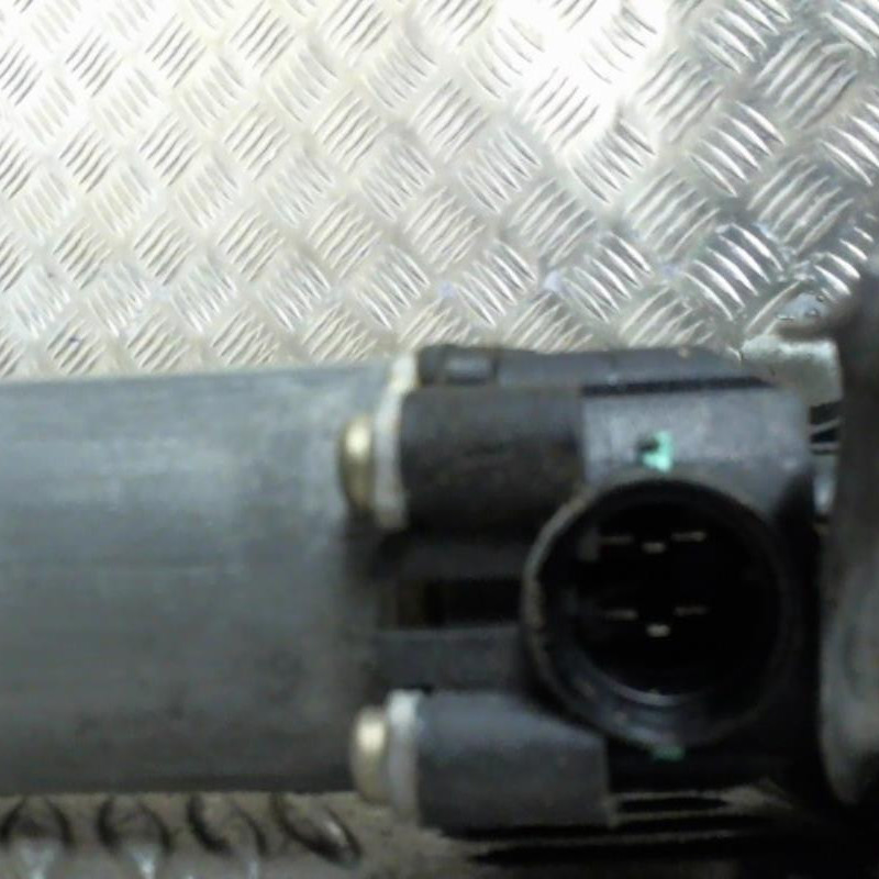 Leve vitre electrique arriere droit NISSAN PRIMERA 3 Photo n°2