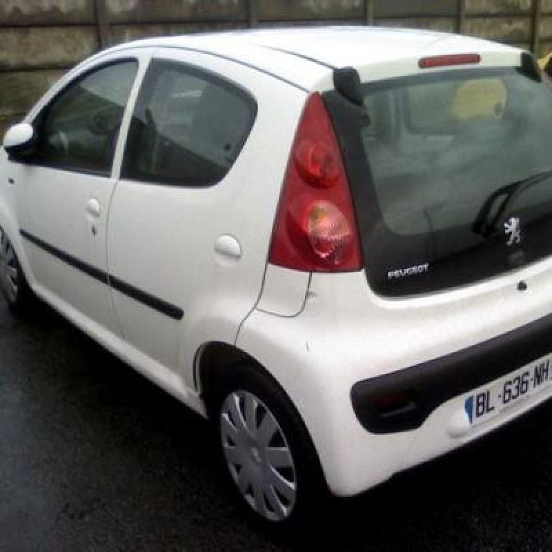Trappe d'essence PEUGEOT 107 Photo n°6