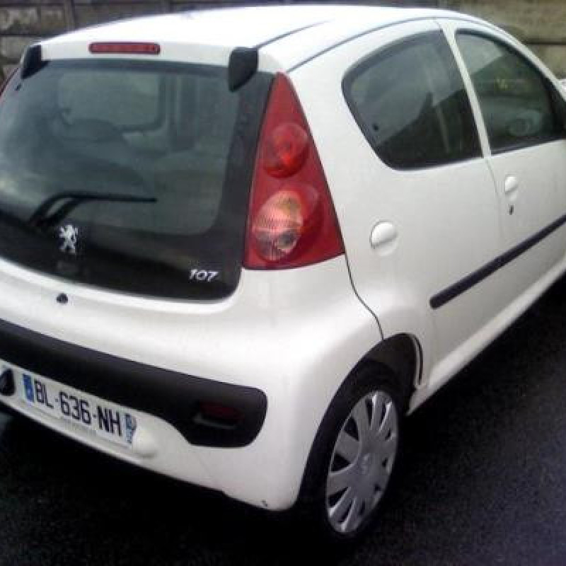 Trappe d'essence PEUGEOT 107 Photo n°7