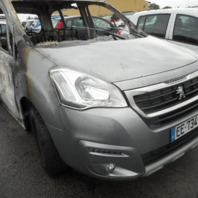 Demarreur PEUGEOT PARTNER 2 Photo n°4