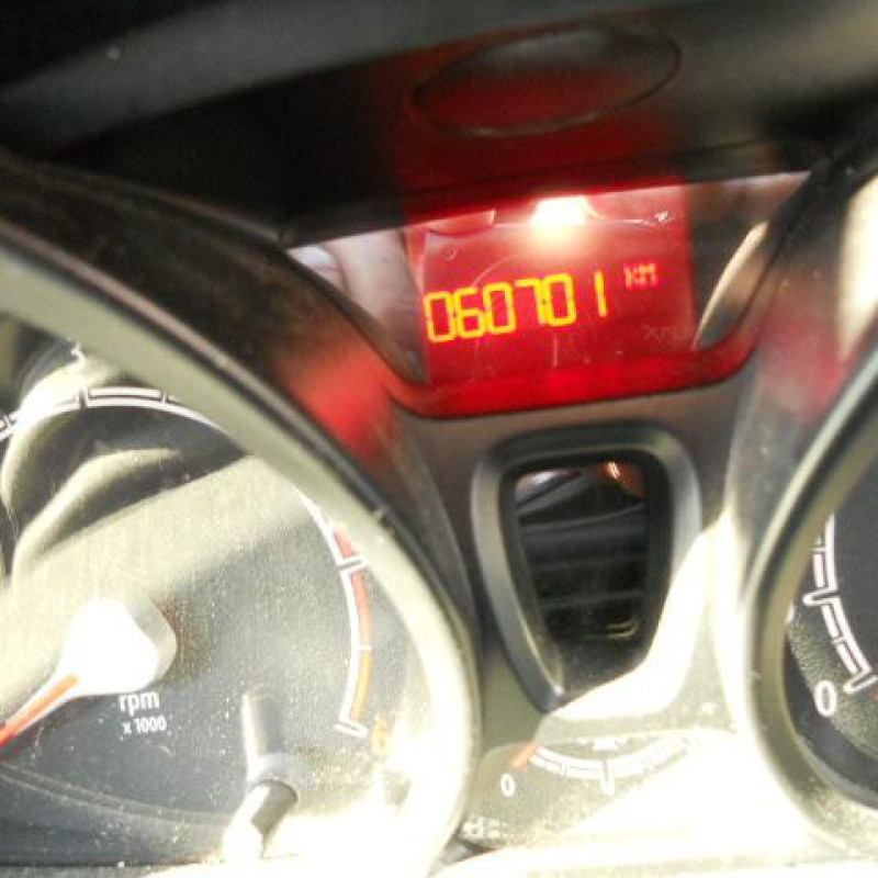 Serrure avant droit FORD FIESTA 6 Photo n°12