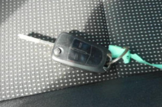 Bouton de warning OPEL ZAFIRA B