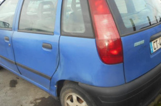 Retroviseur gauche FIAT PUNTO 1