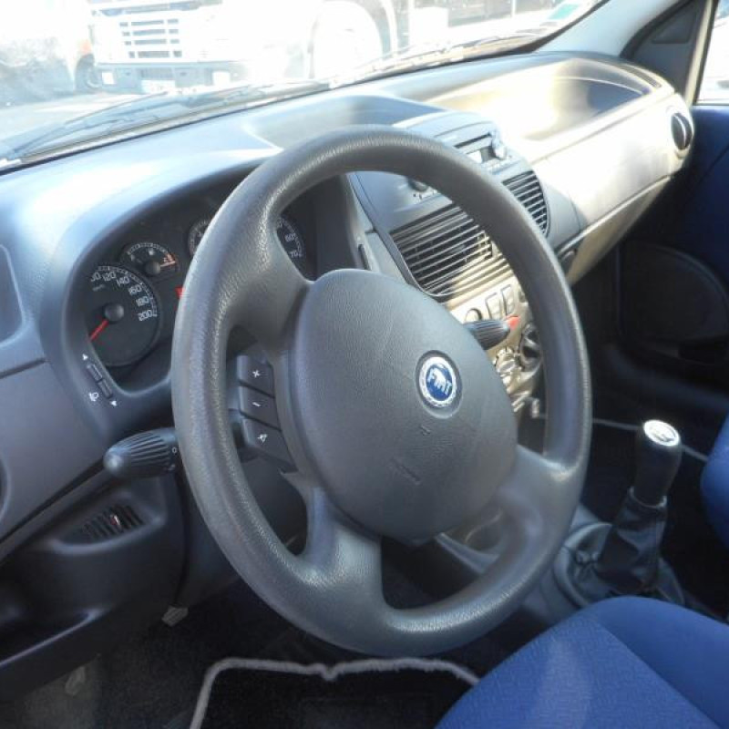 Retroviseur droit FIAT PUNTO 2 Photo n°9