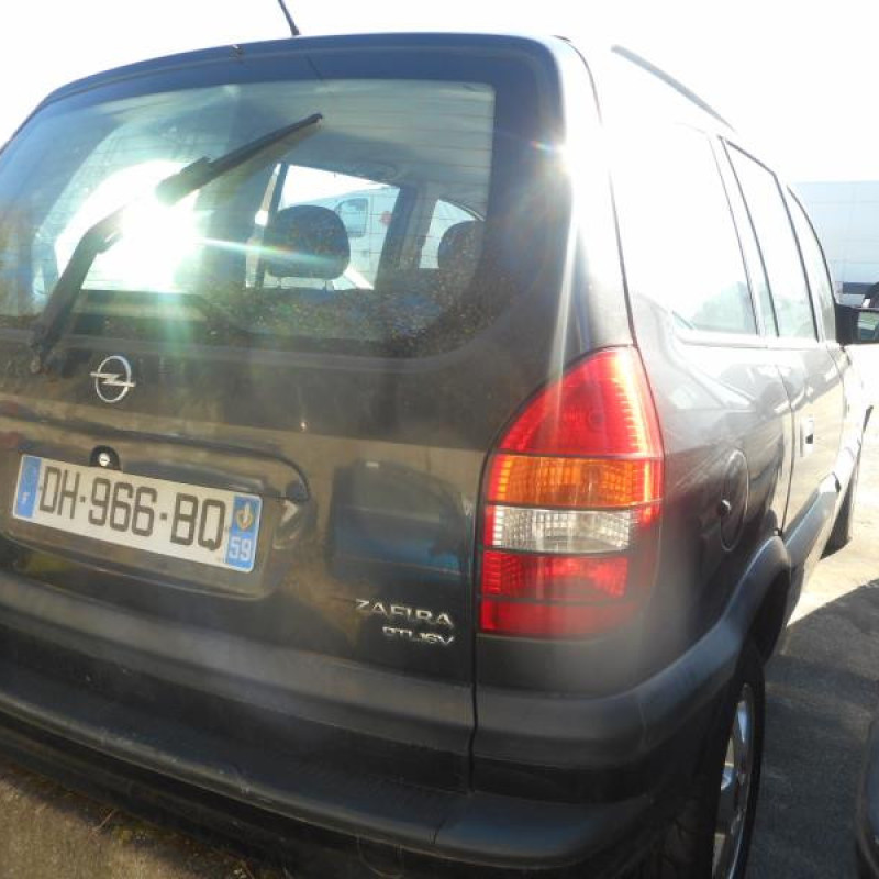 Malle/Hayon arriere OPEL ZAFIRA A Photo n°3