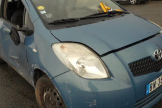 Serrure avant droit TOYOTA YARIS 2