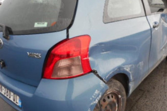 Serrure avant droit TOYOTA YARIS 2
