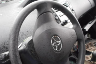 Serrure avant droit TOYOTA YARIS 2