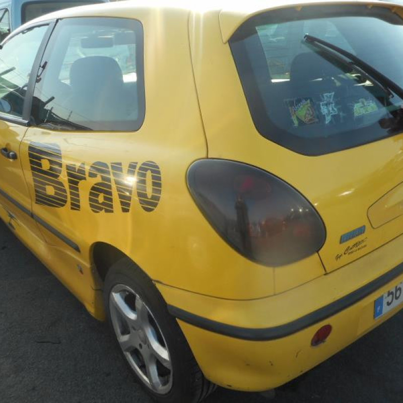 Malle/Hayon arriere FIAT BRAVO 1 Photo n°6