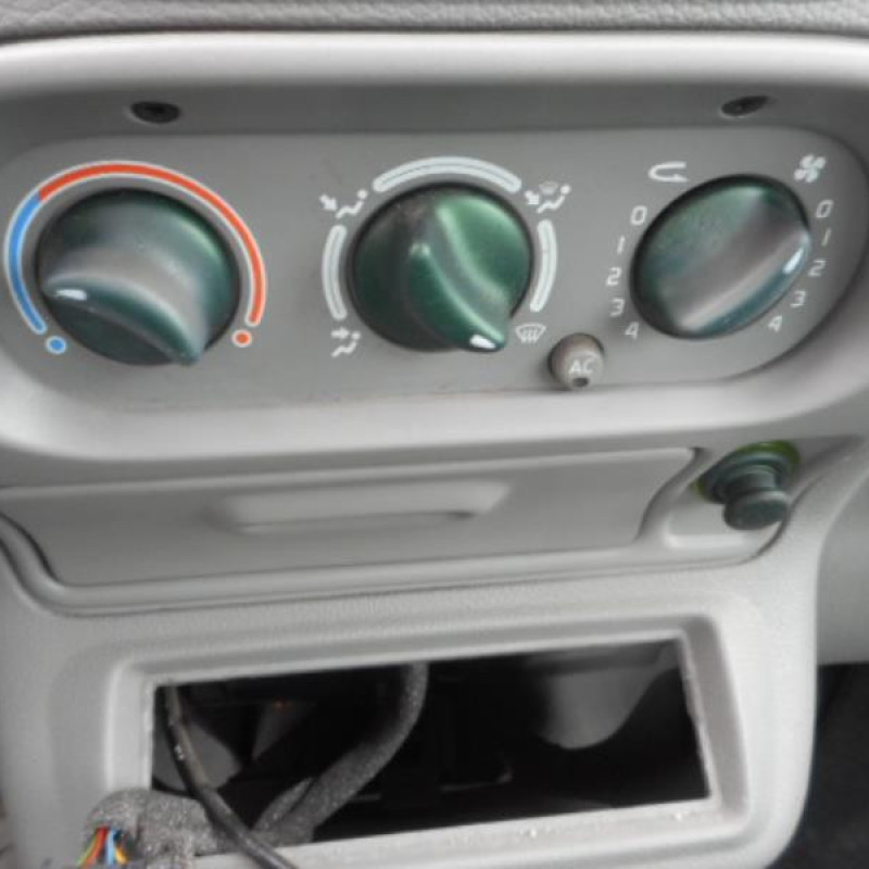Compresseur clim RENAULT TWINGO 1 Photo n°9