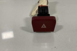 Bouton de warning CITROEN C4 GRAND PICASSO 1 Photo n°1