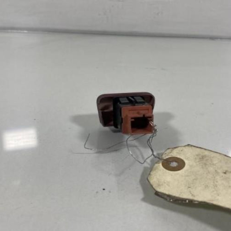 Bouton de warning CITROEN C4 GRAND PICASSO 1 Photo n°3