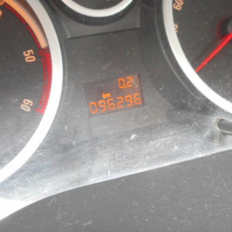 Ceinture arriere gauche OPEL CORSA D Photo n°10