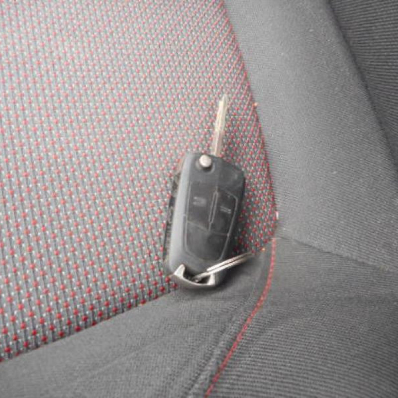 Ceinture arriere gauche OPEL CORSA D Photo n°12