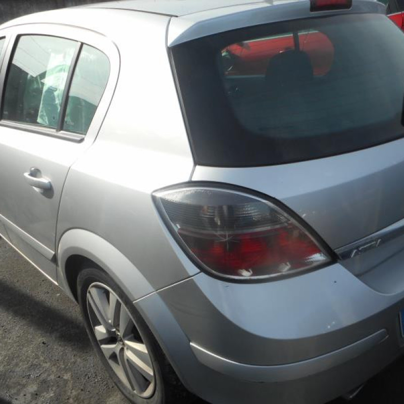 Plage arriere OPEL ASTRA H Photo n°5
