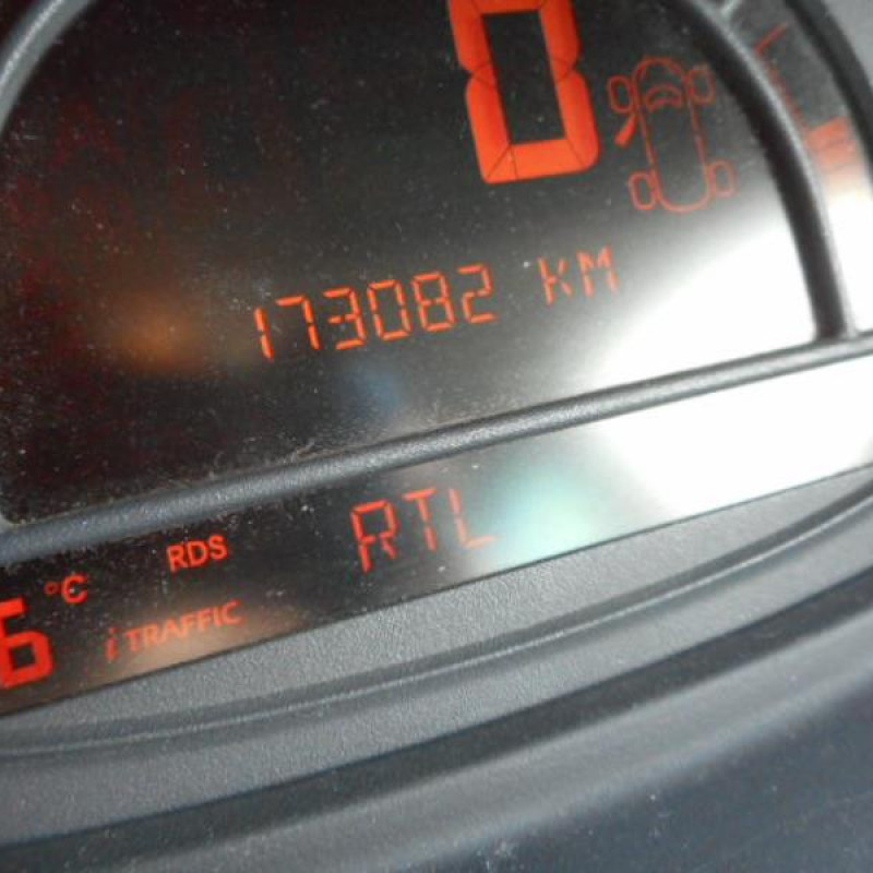 Trappe d'essence RENAULT MODUS Photo n°10