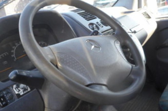 Serrure arriere droit MERCEDES VITO 638